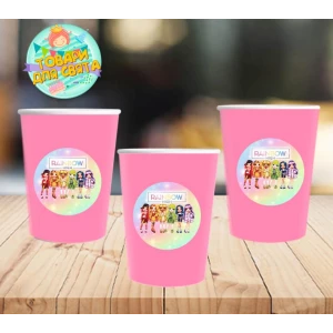 Изображение товара -  Стаканчики “Рейнбоу хай куклы /Rainbow High Doll“ розовый стакан с круглой наклейкой (поштучно) одноразовые