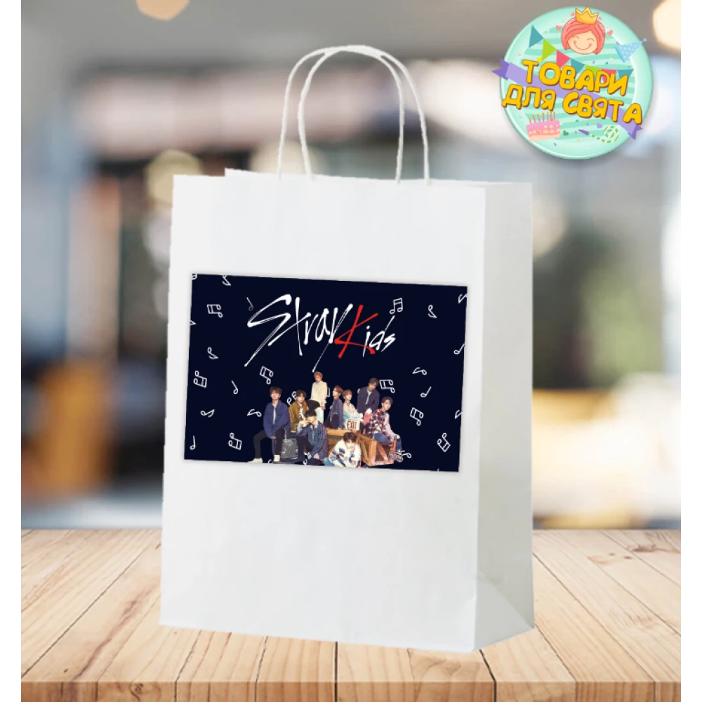 Пакет  “Стрей Кидс / Stray kids“ универсальный  28х19х11 см  для подарка