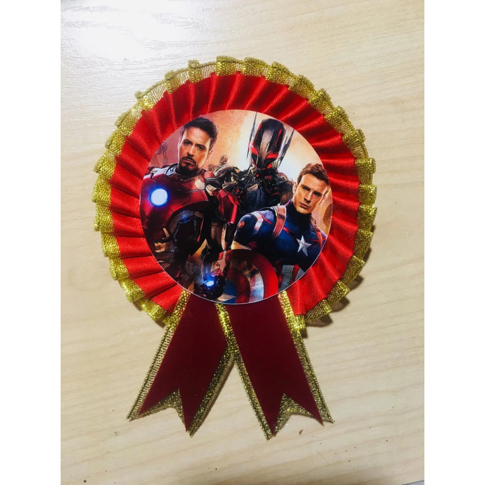 Тематический значок “Супергерои / Мстители / Марвел“ Красный