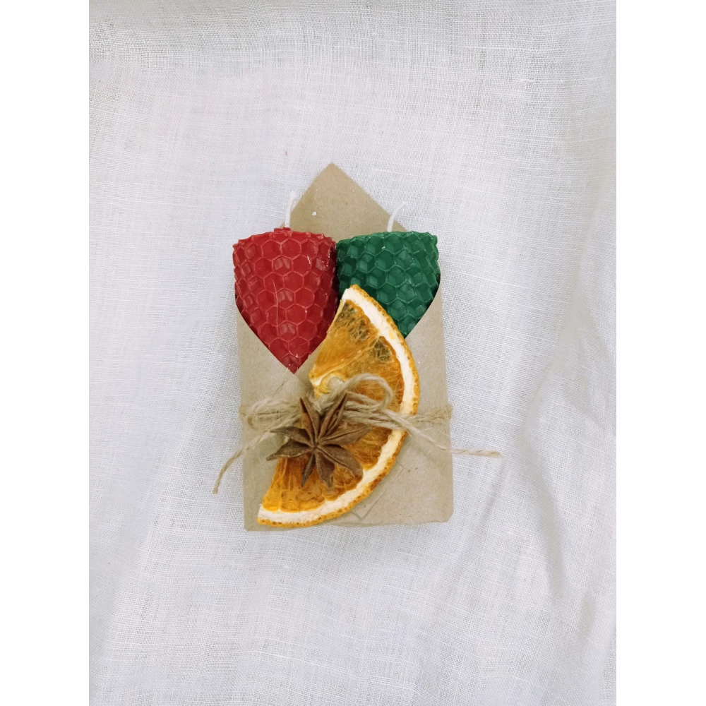 Набор свечей из вощины с декором ( ручная работа) 2 шт (высота 8 см диаметр 3 см) Зеленый красный