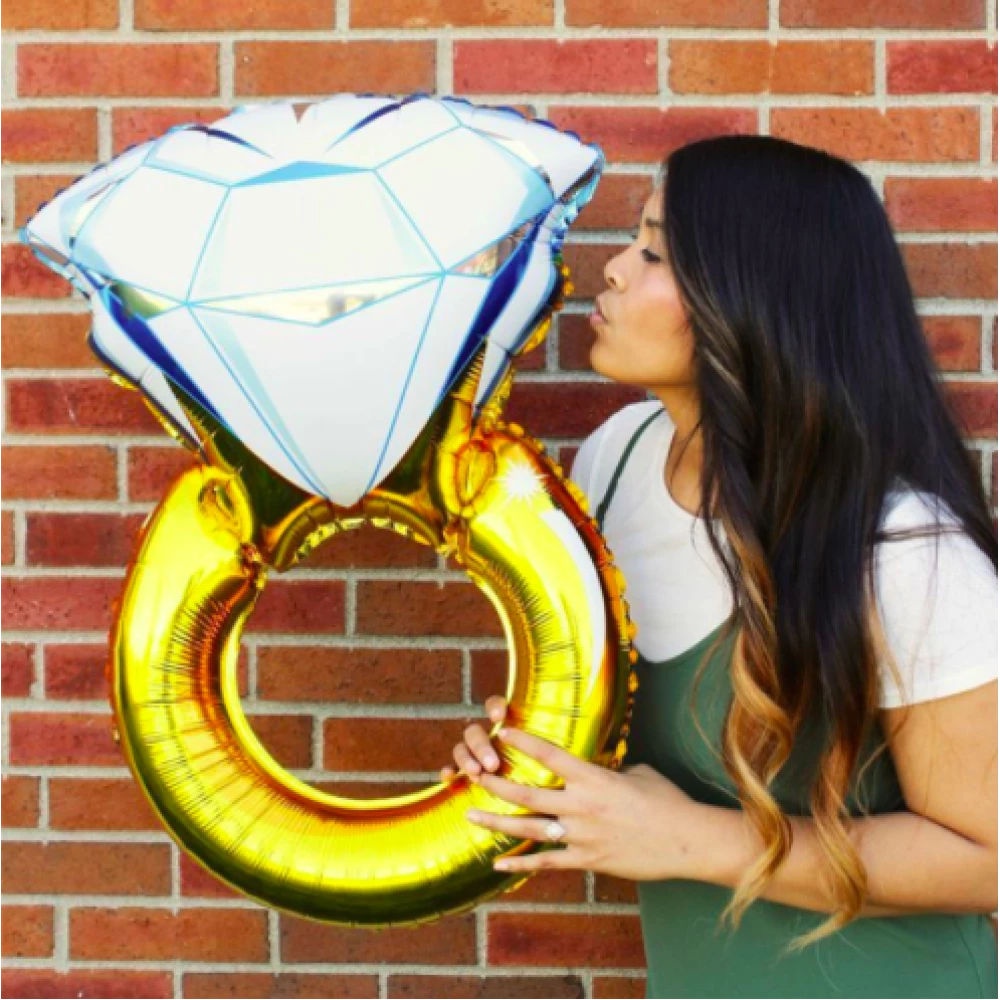 Фольгированный шар фигурный “Кольцо с брильянтом золотое“ 70см