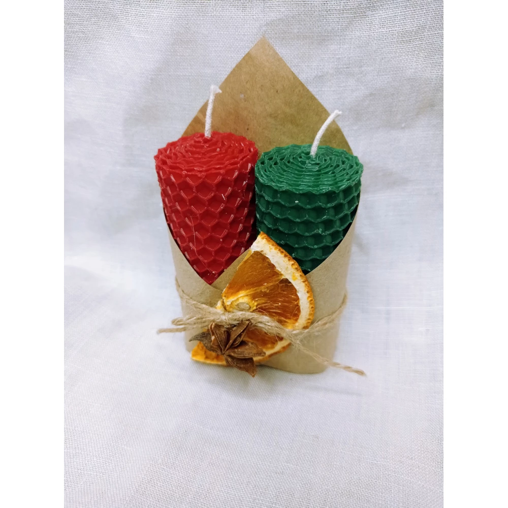 Набор свечей из вощины с декором ( ручная работа) 2 шт (высота 8 см диаметр 3 см) Зеленый красный