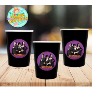 Изображение товара -  Стаканчики “Венсдей / Венздей  / Уенсдей Аддамс“  черные с круглой наклейкой (поштучно) одноразовые