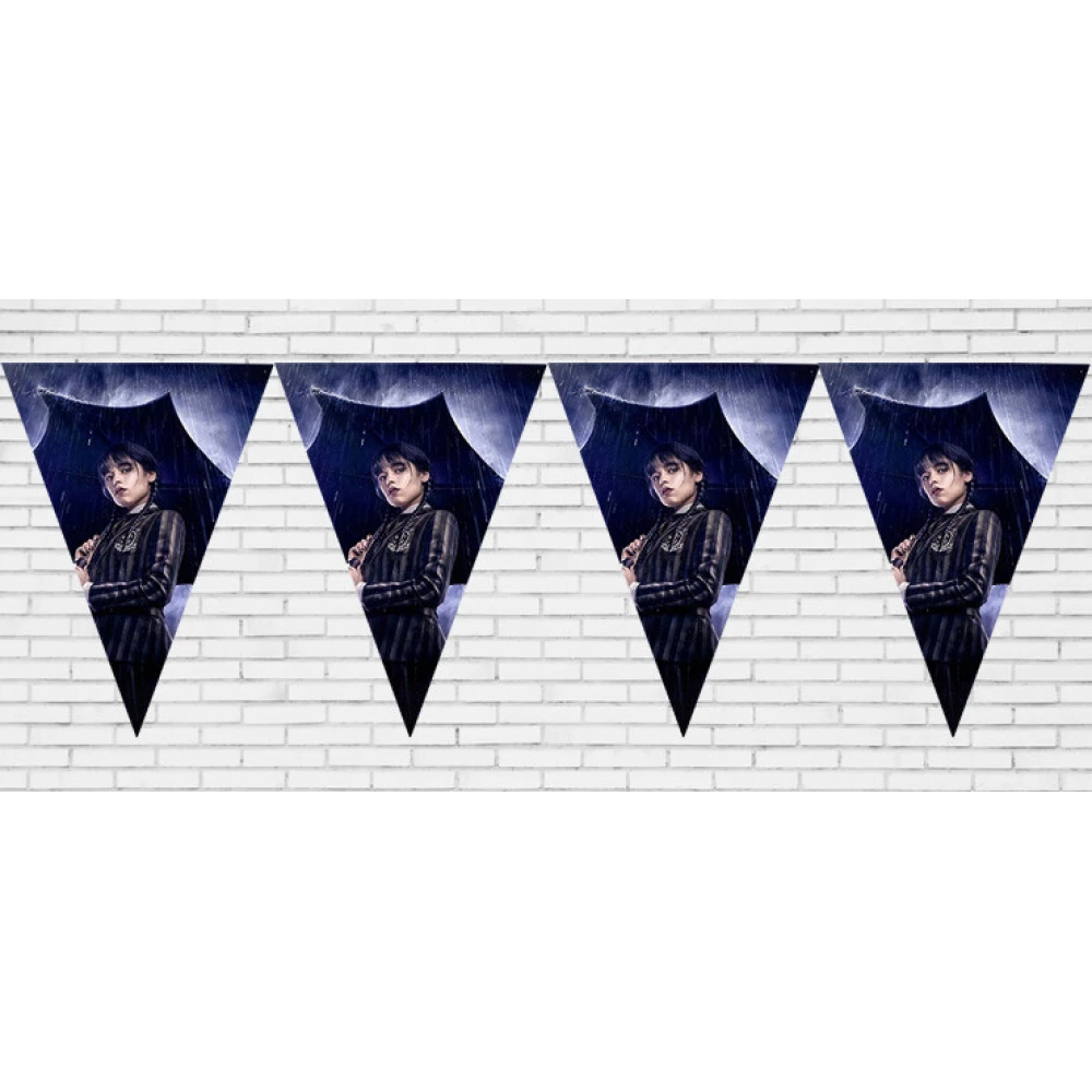 Гірлянда (из 3-угольных флажков) “Венсдей“